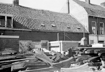 58337 Gezicht op de achtergevels van de huizen Herenweg 79 (links)-hoger te Utrecht.